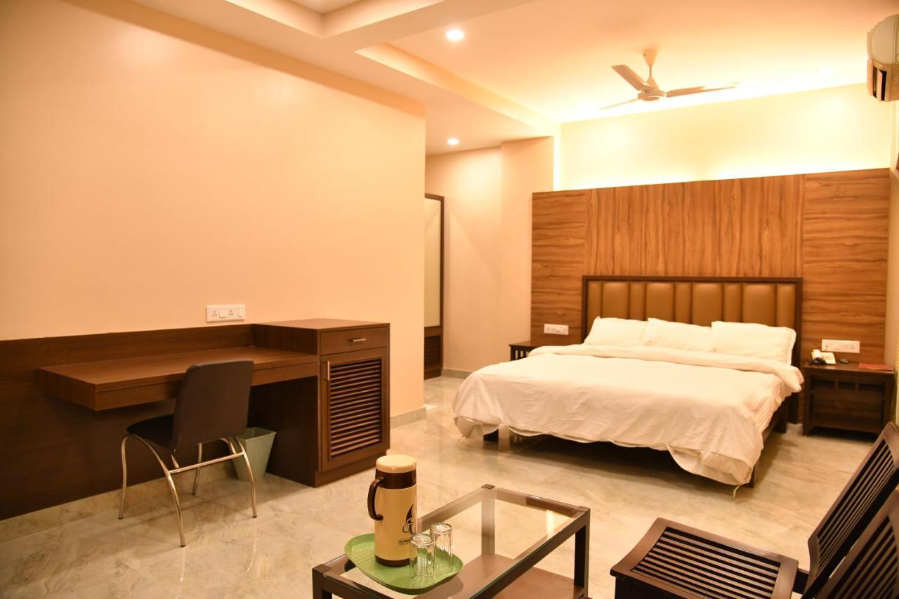 Hotel Prince Residency Будж Екстериор снимка