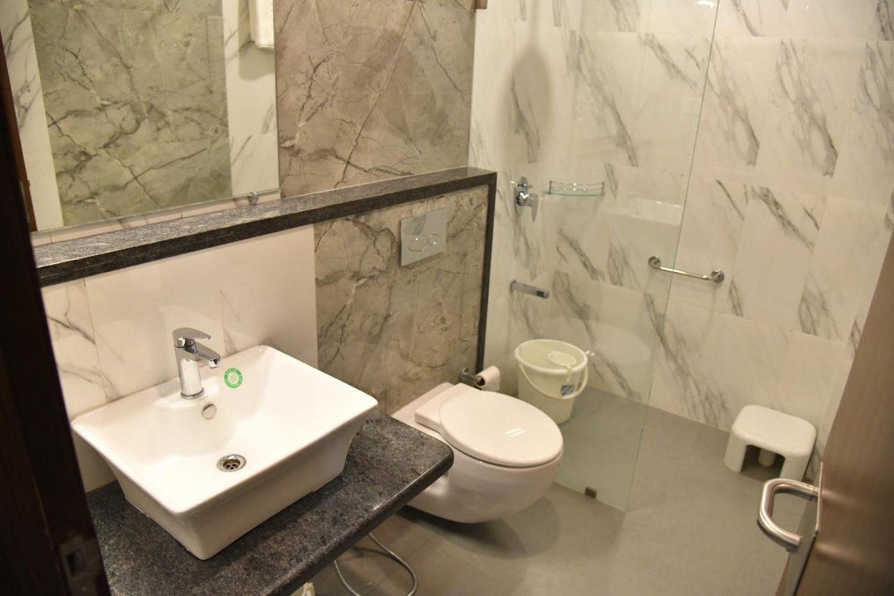 Hotel Prince Residency Будж Екстериор снимка