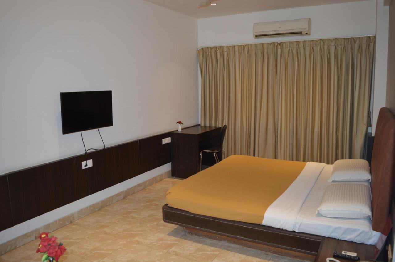 Hotel Prince Residency Будж Екстериор снимка