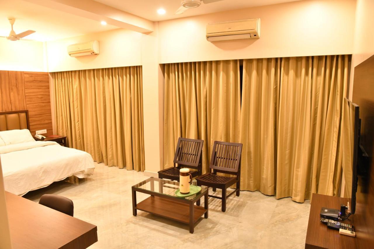 Hotel Prince Residency Будж Екстериор снимка