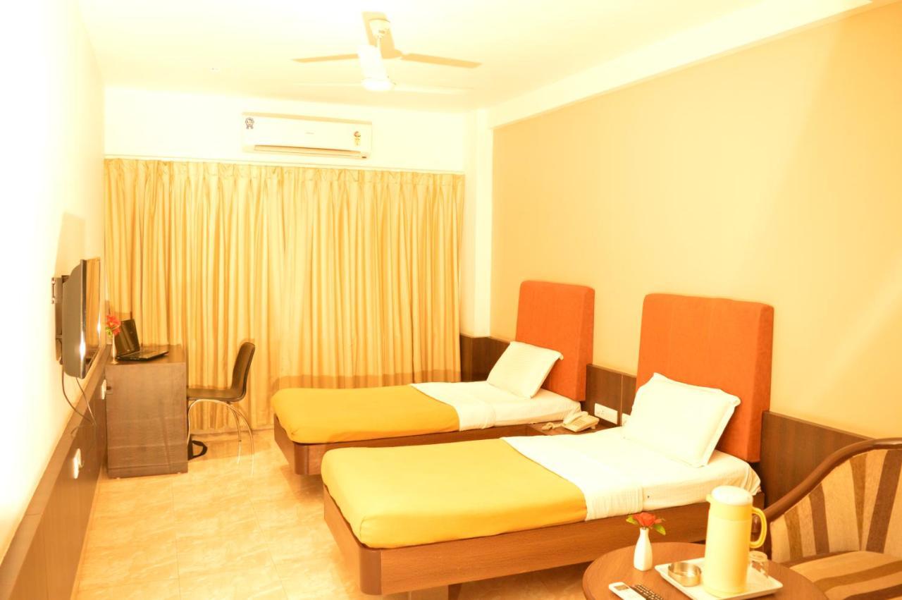 Hotel Prince Residency Будж Екстериор снимка